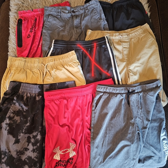 Under Armour Kids Red and Black Graphic Shorts - Picture 1 of 8